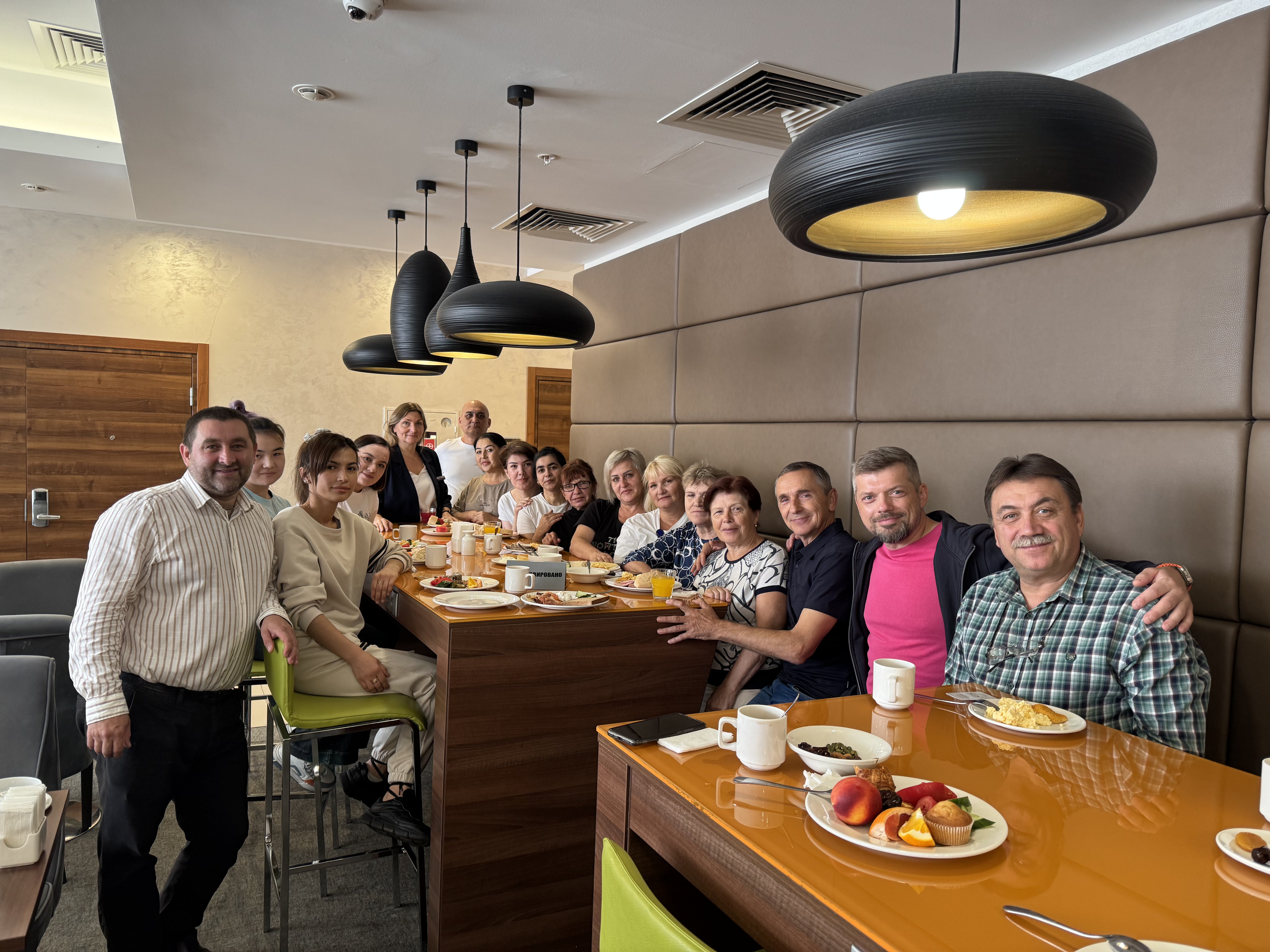 Командное фото Hampton by Hilton